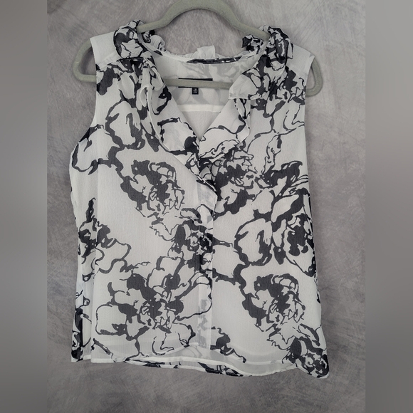 Evan Picone Tops - Evan-Picone Size 12 Petite NWT Sleeveless Blouse With Ruffle Neckline